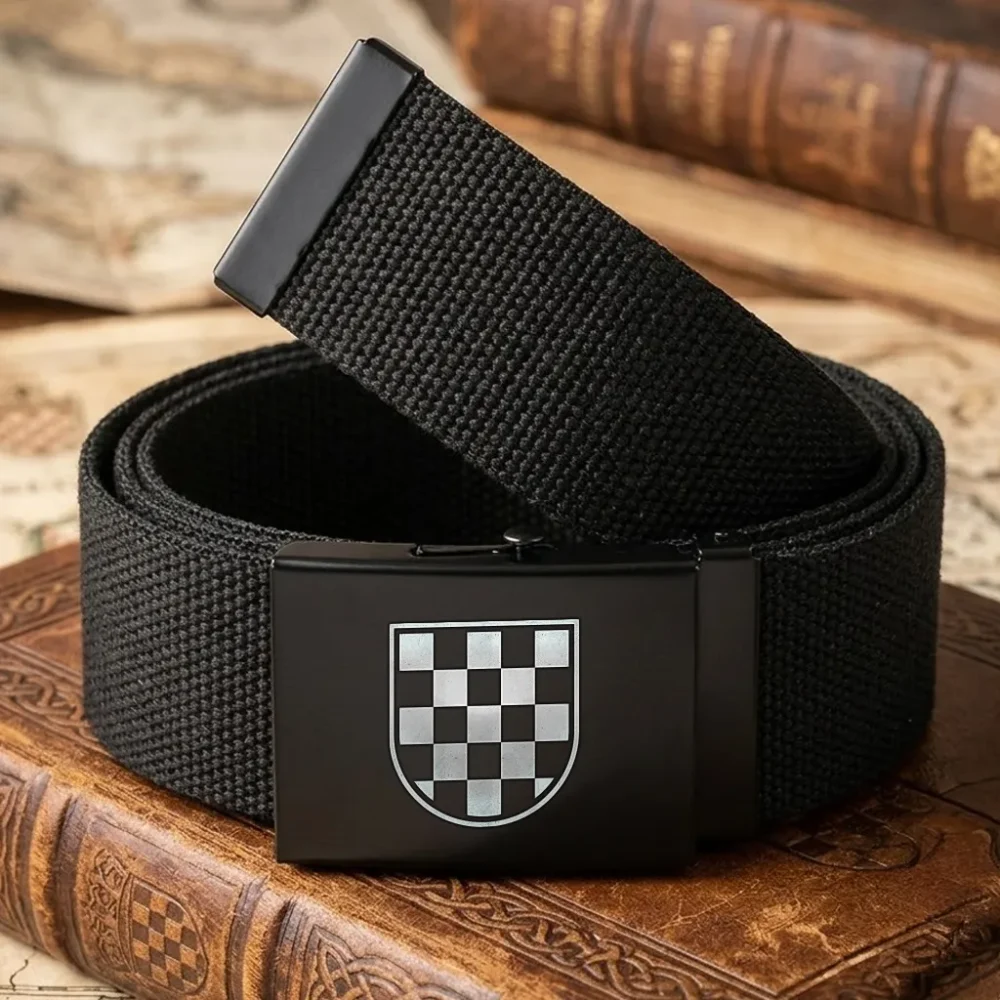 Remen od čvrstog pletiva s metalnom kopčom na koju je laserski ugraviran povijesni hrvatski grb